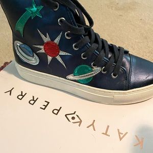 Sneakers blue metallic with silver and red stars